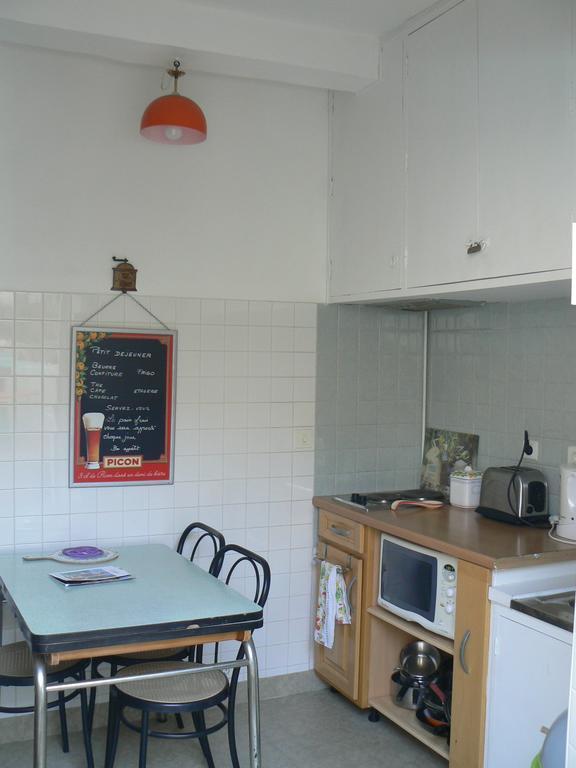 Au Petit Chez Soi Hostel Каси Екстериор снимка
