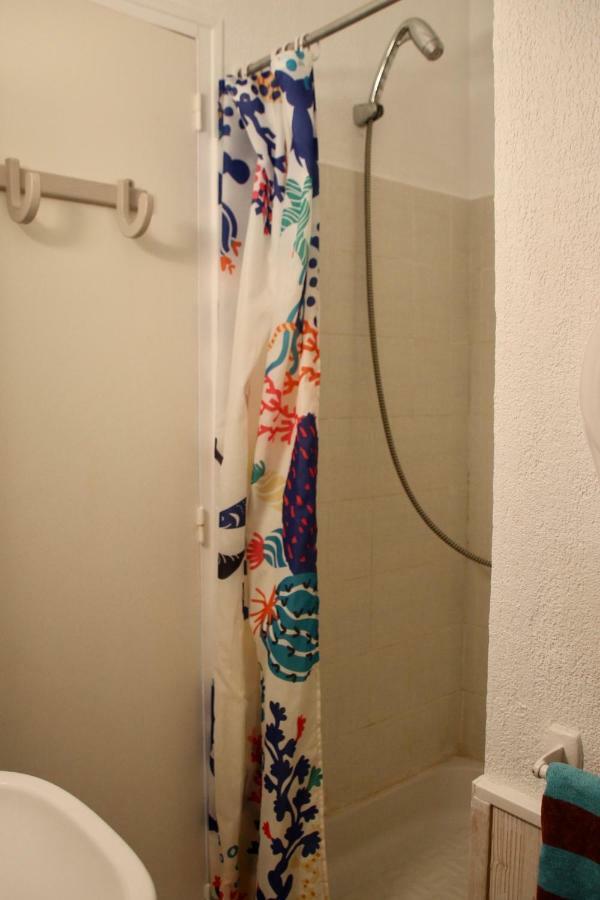 Au Petit Chez Soi Hostel Каси Екстериор снимка