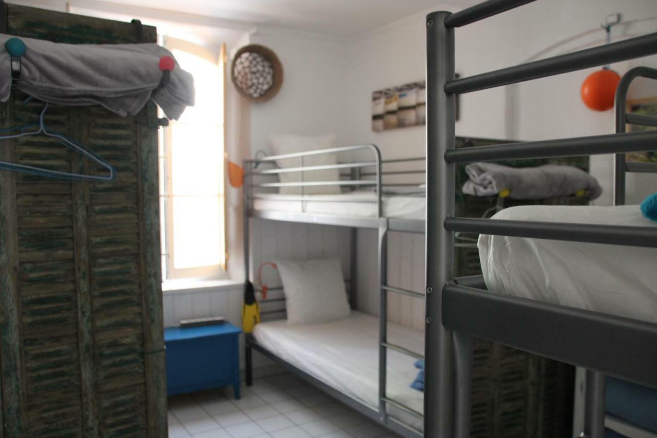 Au Petit Chez Soi Hostel Каси Екстериор снимка