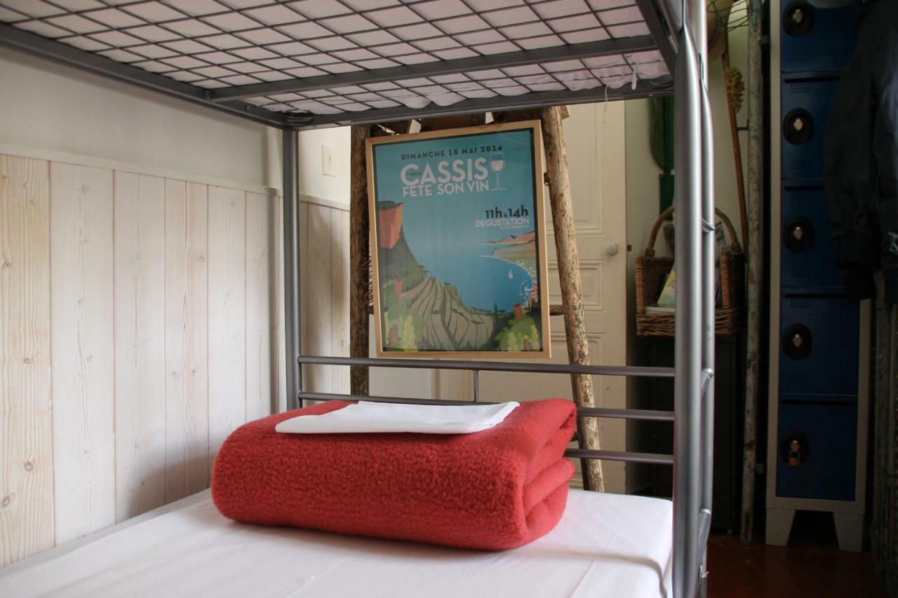 Au Petit Chez Soi Hostel Каси Екстериор снимка