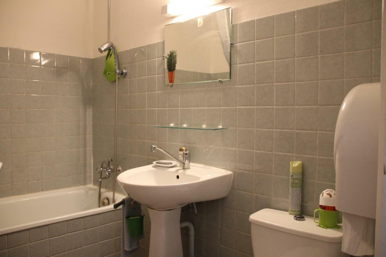 Au Petit Chez Soi Hostel Каси Екстериор снимка